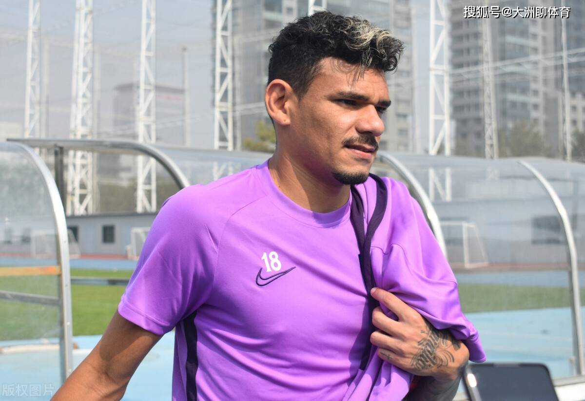  集结日体能课后；波尔图外线爆发备战中超；震撼外界；团队化学反应显著